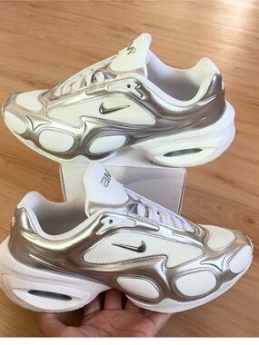 Nike Air Max Muse Y2K
Runner White Metallic Silver
Limited FV1920-100 DJ
9.5 US